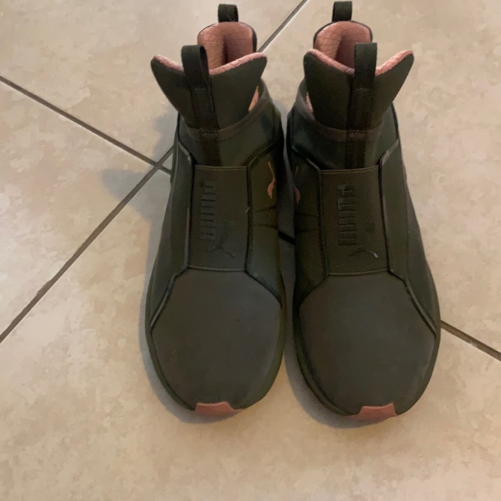 In good condition worn once